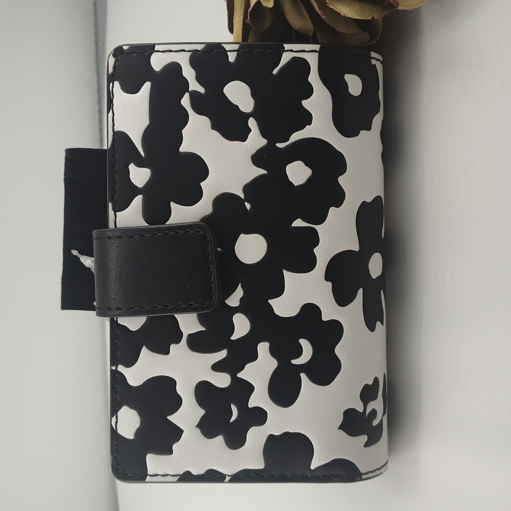 NWT Michael Kors Black and White Floral Wallet - Picture 6 of 7